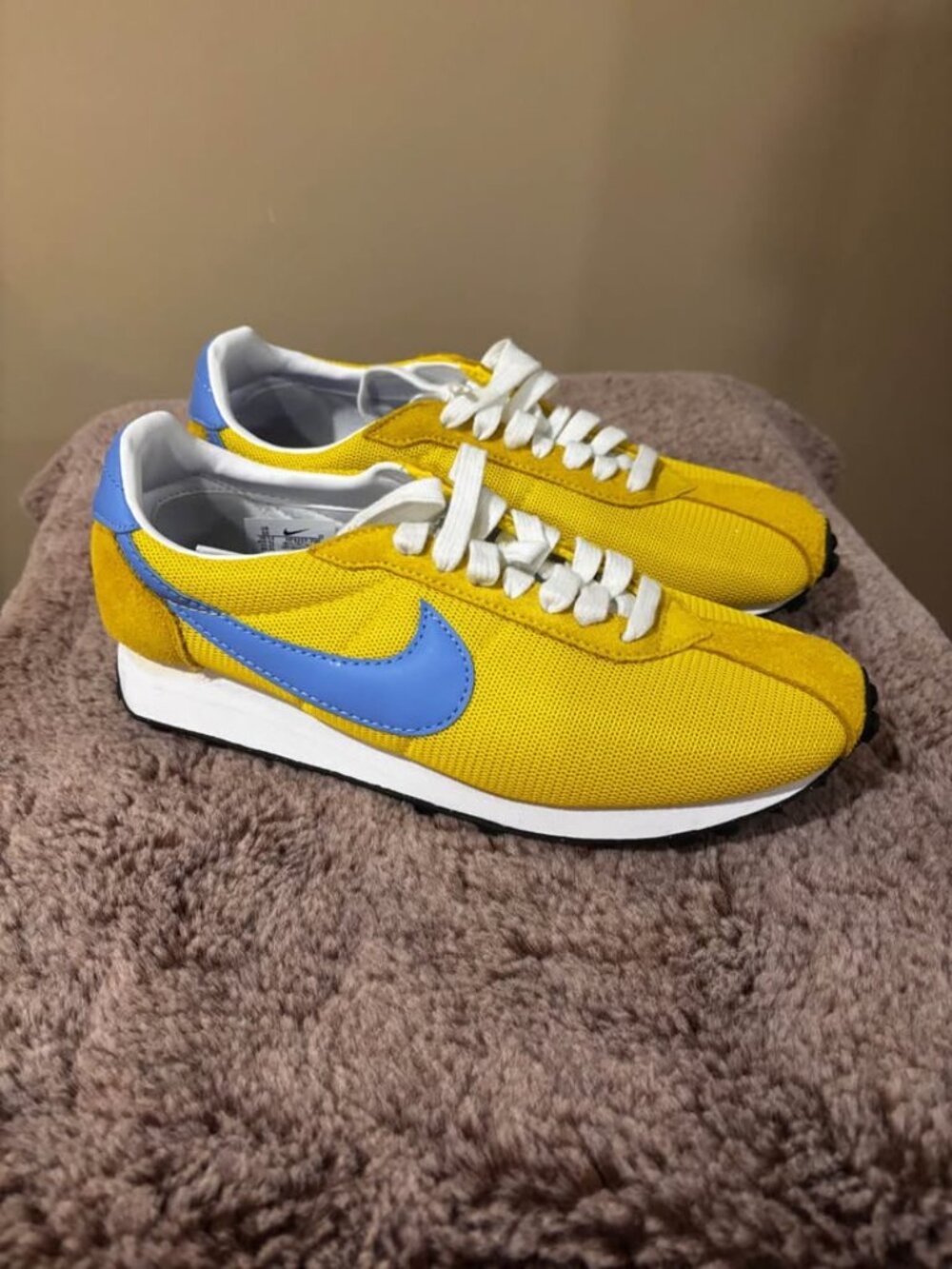 Nike Waffle Debut Sneakers women’s 10